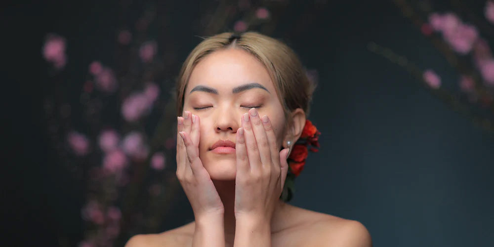 Blackheads Explained: Causes, Prevention & the 5-Minute Oil Cleansing Ritual - Flora Mirabilis