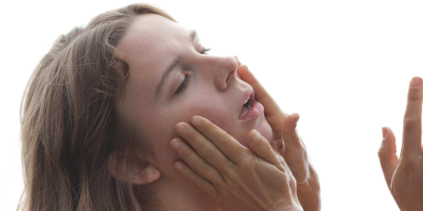 How Does Face Oil Affect Acne?