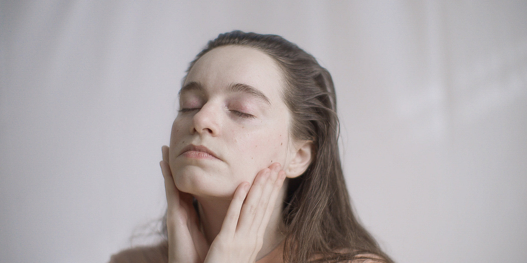 The Difference Between Moisture and Hydration in Skincare