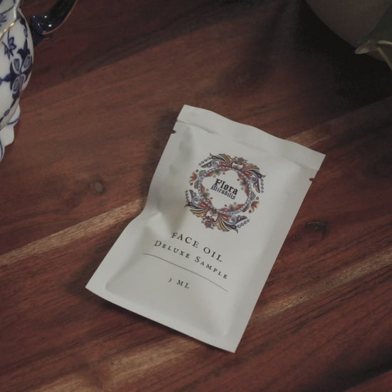 Video showing how to use the trial size vial of Holy Grail Face Oil.